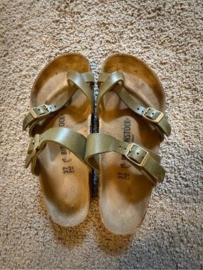 Women's Birkenstock Olive Green Double-Strap Buckle Sandals Size 37